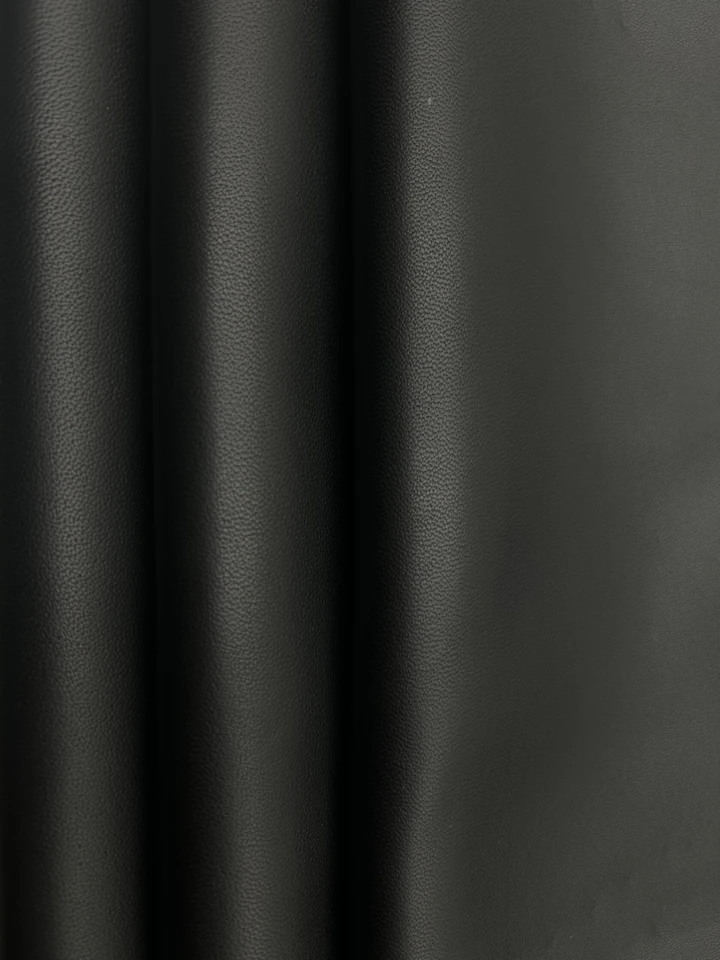 Andas Black