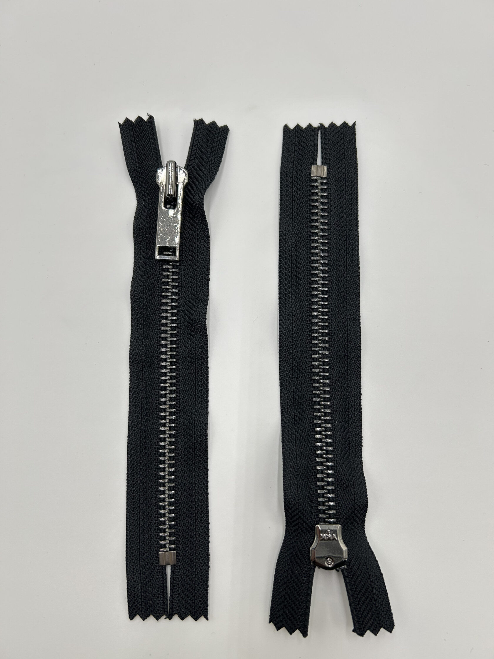 Молния YKK 18 см,чёрный глянец